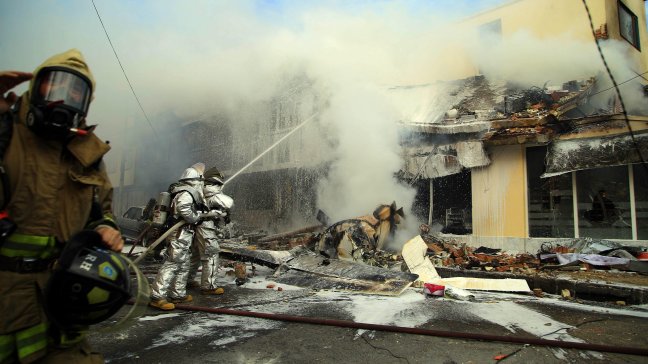 Caída de avión bimotor dejó cinco muertos en Bogotá