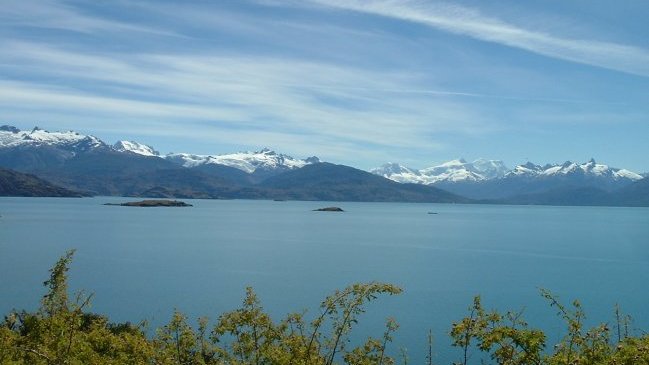 Michelle Bachelet llamó a la calma ante intención argentina de acueducto en lago Carrera