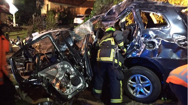 Accidente de tránsito en Las Condes culminó con un muerto y una persona en riesgo vital