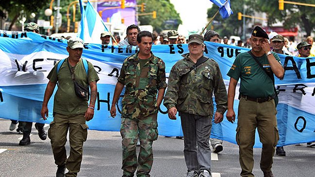 Ex combatientes de las Malvinas piden a Reino Unido identificar a 123 soldados