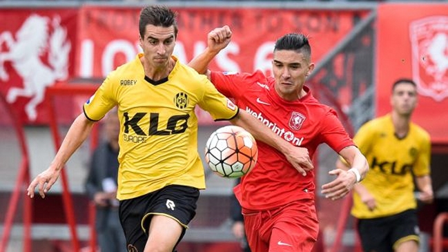 Felipe Gutiérrez participó en caída de FC Twente ante PSV Eindhoven