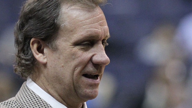 Flip Saunders no entrenará esta temporada a los Timberwolves