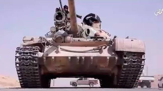 Estado Islámico demostró su brutalidad otra vez: Aplastó a prisionero con un tanque