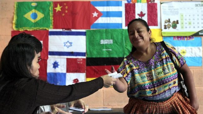 Guatemala elige a su nuevo presidente entre un comediante y una ex primera dama