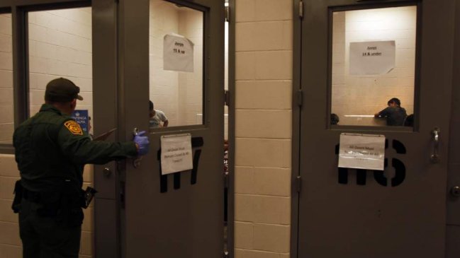 EE.UU. liberará a 6.000 presos y entregará 1.700 a autoridades migratorias