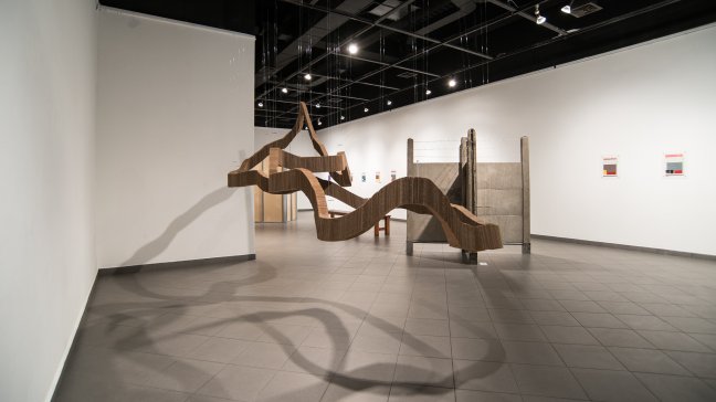 Muestra reúne las obras de destacados alumnos de artes visuales del país