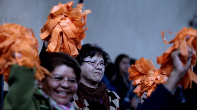 Caminata por la integración reunió a chilenos y peruanos en la frontera