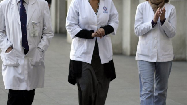 Especialistas del sistema privado ganan hasta 10 veces más que los del sector público