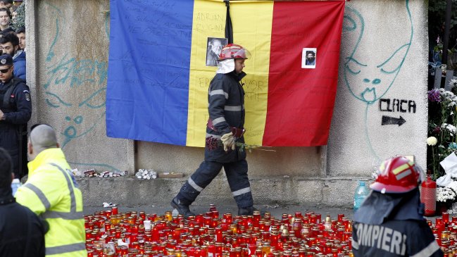 Incendio en discoteca de Rumania dejó al menos 30 fallecidos