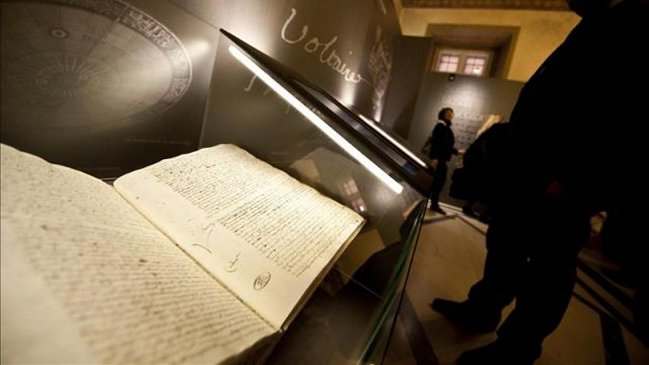 Vaticano detuvo a dos personas por sustraer documentos reservados