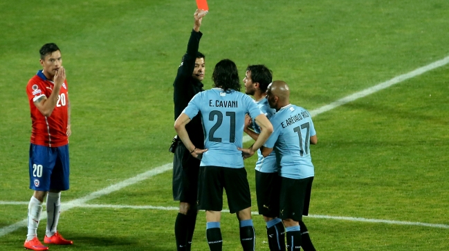 Cavani encabeza la nómina de Uruguay para los duelos ante Ecuador y Chile