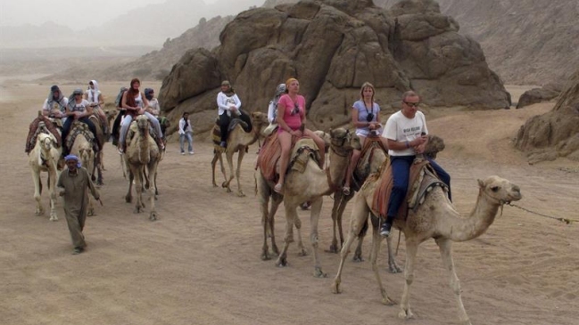 Unos 20.000 británicos esperan en Egipto tras la suspensión de vuelos