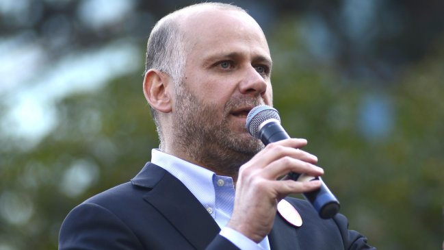 Álvaro Elizalde reapareció en una actividad pública y defendió proyecto de gratuidad