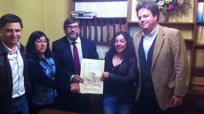 Autoridades de Vivienda y Bienes Nacionales entregaron terrenos a familias de Neltume