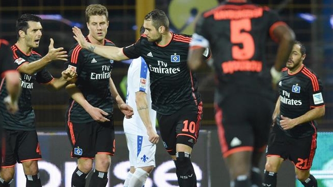 Marcelo Díaz actuó en trabajado empate de Hamburgo por la Bundesliga