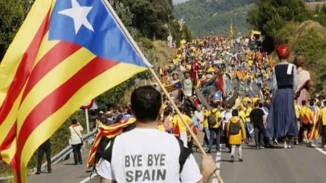 Parlamento catalán aprobó resolución para iniciar la independencia de España