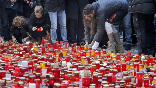 Sube a 48 el número de muertos en el incendio de la discoteca en Rumania