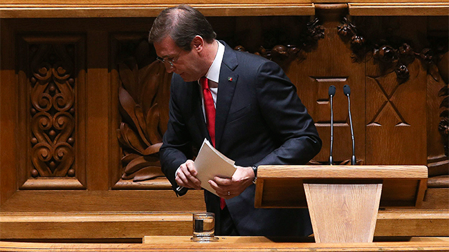Moción parlamentaria derribó Gobierno de Portugal a 11 días de su toma de posesión