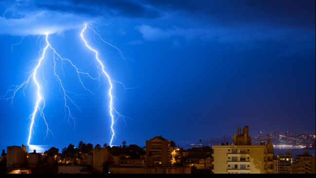 Alerta temprana preventiva para cuatro regiones por tormenta eléctrica y chubascos