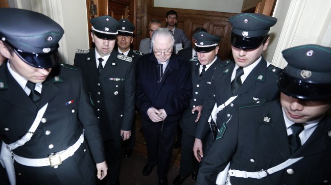 Gobierno espera eliminar beneficios a sacerdotes en juicios