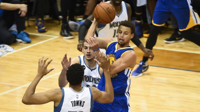 Stephen Curry anotó 46 puntos y los Warriors lograron marca histórica en la NBA
