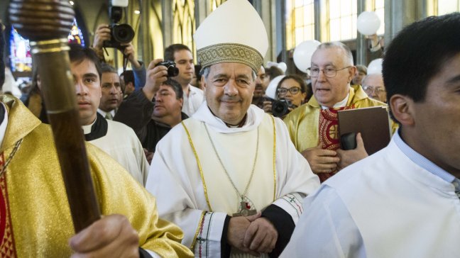 Caso Karadima: Autorizan envío de exhorto a papa Francisco por dichos sobre Barros