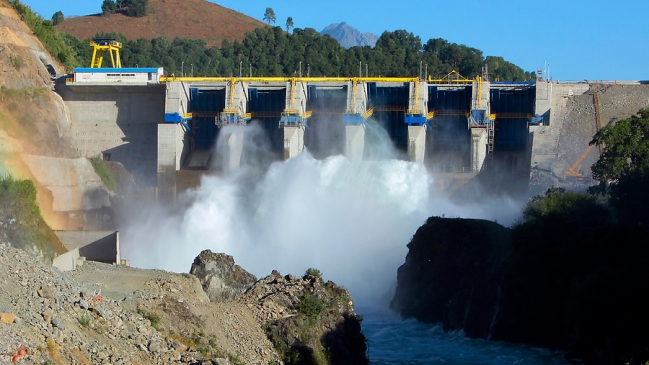 Ataque incendiario afectó a oficina de generadora Colbún