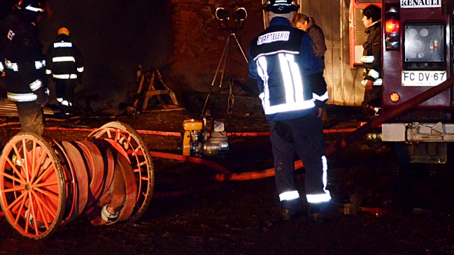 Desconocidos atacaron con bombas molotovs oficinas de Indap en Padre Las Casas