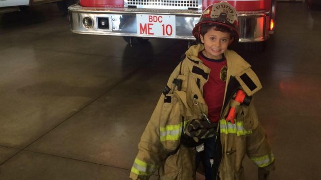 La historia del niño de cinco años que salvó a su abuela y su gato de un incendio