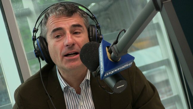 Velasco: Si nos acusan de izquierdistas o derechistas, algo estamos haciendo bien