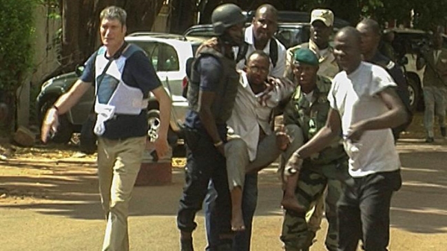 Terminó toma de rehenes de hotel en Mali con una veintena de muertos