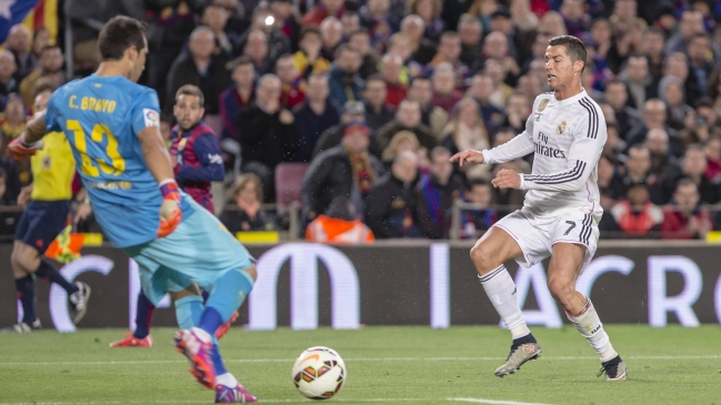 FC Barcelona de Claudio Bravo visita a Real Madrid en una nueva edición del clásico español