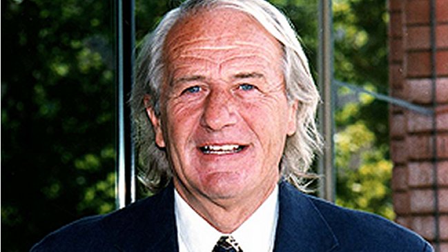 Funerales de Néstor Isella serán este domingo