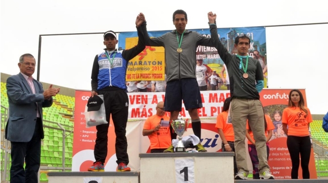 César Díaz y Daniela Demarco ganaron el Maratón de Valparaíso