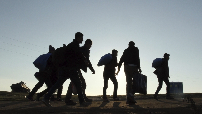 Canadá solo aceptará mujeres, niños y familias como refugiados sirios