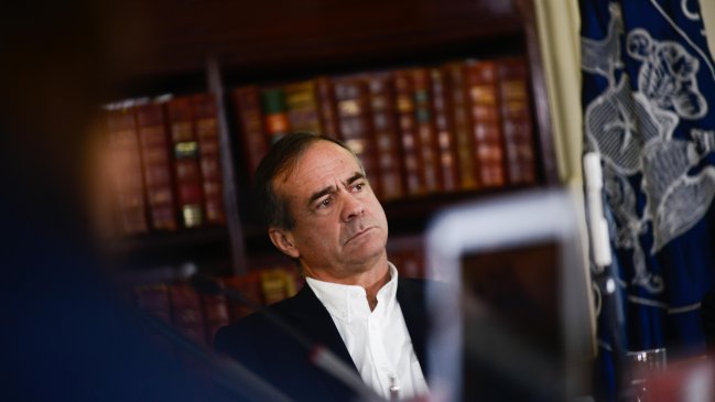 DC: Ignacio Walker insistió en sus cuestionamientos a Jorge Pizarro