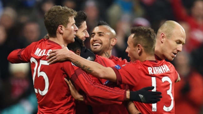 Bayern y Arturo Vidal sellaron con goleada su paso a octavos de final de la Champions