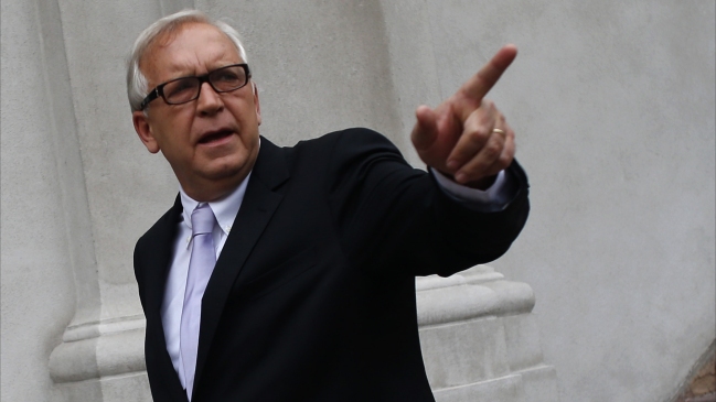 Burgos por acto a Pinochet: Pueden recordar a quienes destruyeron la democracia