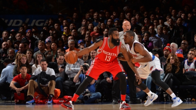 Los Rockets remontaron 14 puntos para vencer a los Knicks