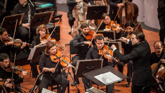 Orquesta y Coro Sinfónico de la U. de Chile cierran temporada con shows de Navidad