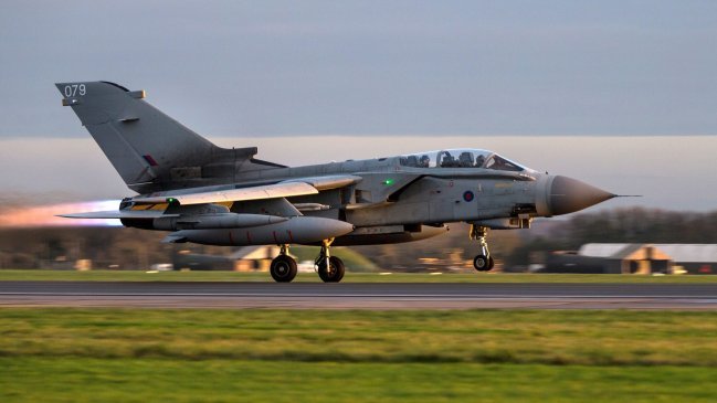 Cazas británicos atacaron yacimiento petrolero del Estado Islámico en Siria