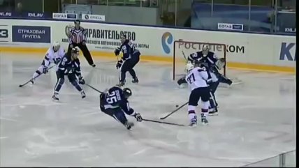  El desafortunado accidente en el hockey hielo de Rusia 