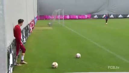 El gol "imposible" de Robert Lewandowski