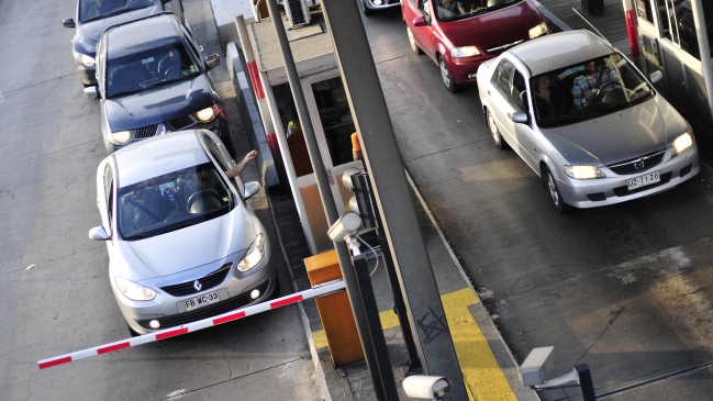 Carabineros estimó en 177 mil los vehículos que salieron de la capital