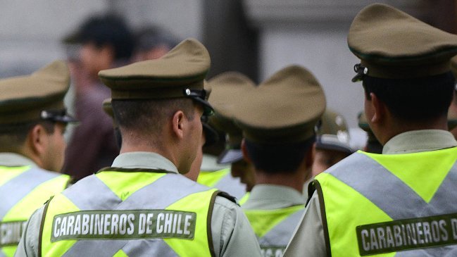 Carabinero golpeó a su pareja y amenazó con un arma a otro funcionario