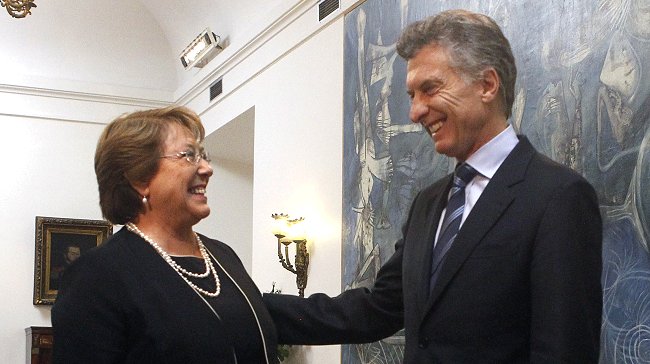 Michelle Bachelet viaja a Argentina sin 