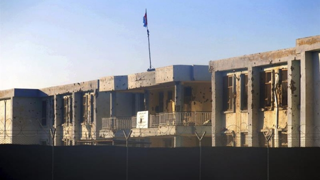 Ataque talibán a aeropuerto afgano terminó con 51 muertos