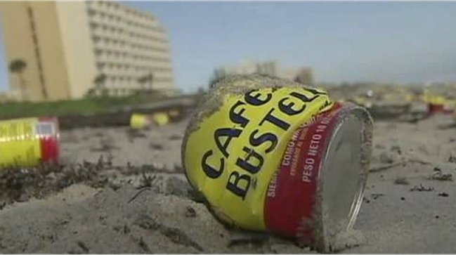 Cientos de latas de café llegaron hasta playa de Florida
