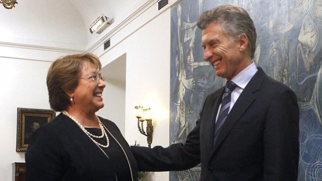 Michelle Bachelet viaja a Argentina sin 