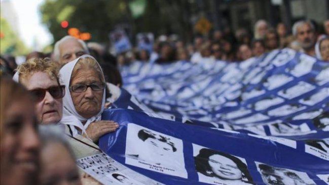 Condenan a fundación Madres de Plaza de Mayo a pagar 3,3 millones de dólares